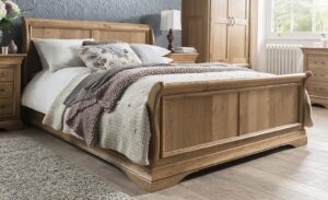 Solid Oak Sleigh Bed - 4'6
